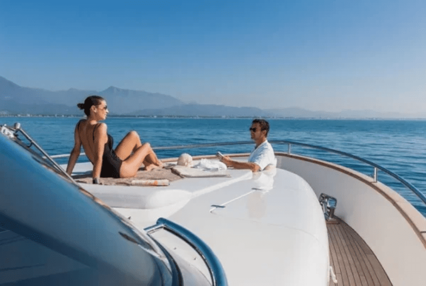 Brunch on a Yacht Dubai